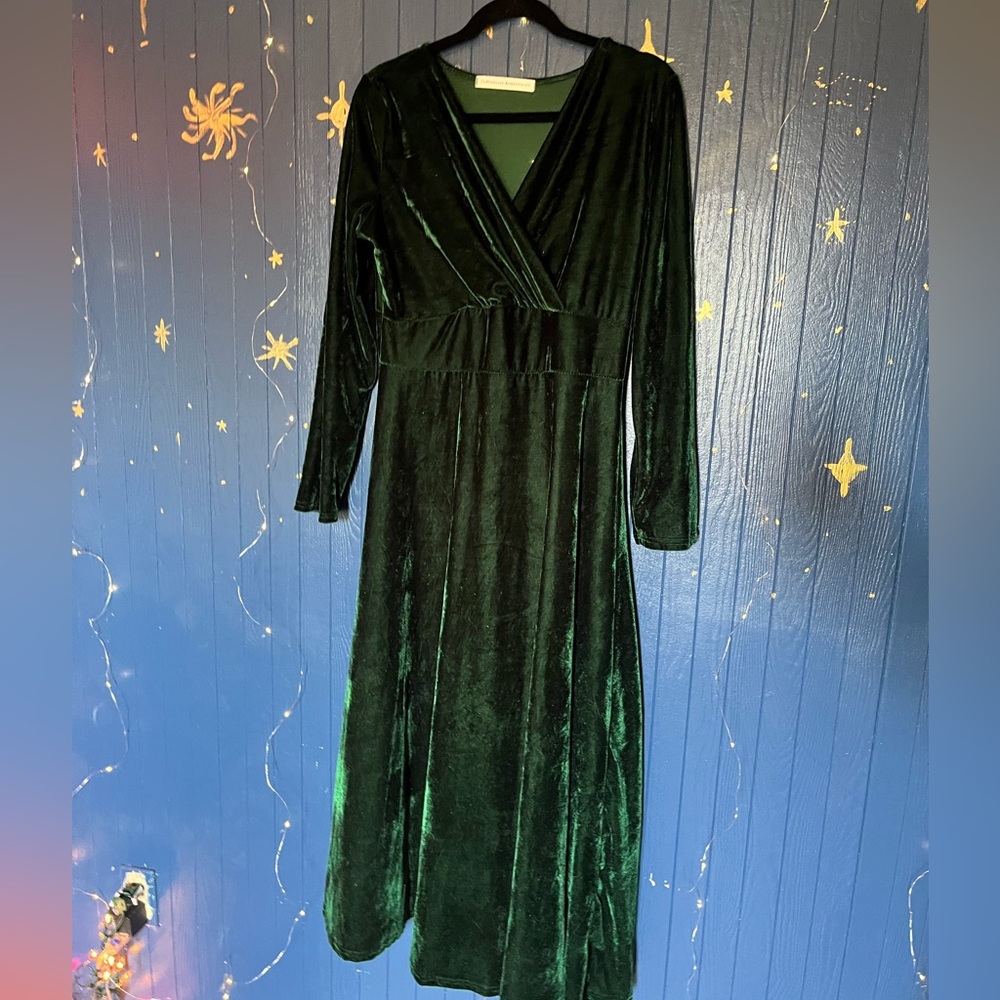 Elegant Green Velvet Dress
